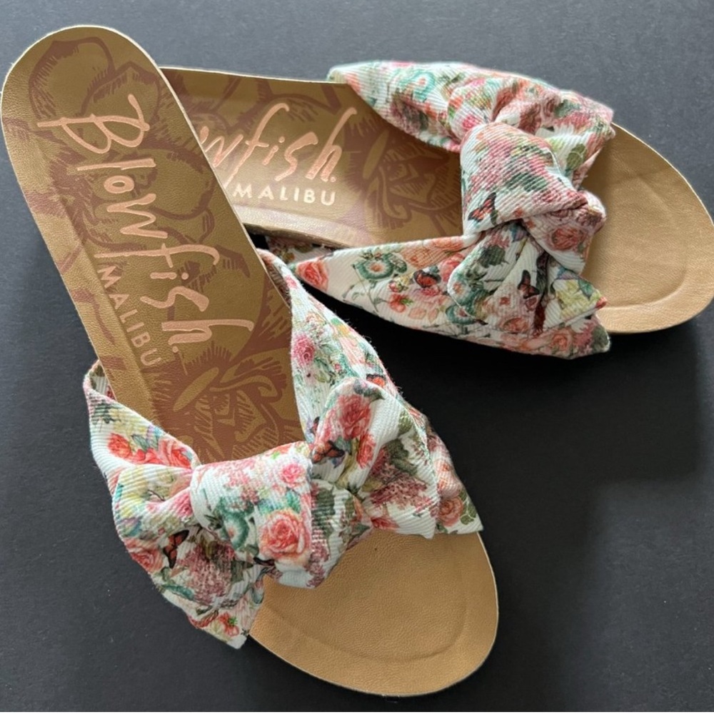 Blowfish Malibu Cream and Pink Floral Sandals    ‼️FREE SHIPPING‼️ size 8